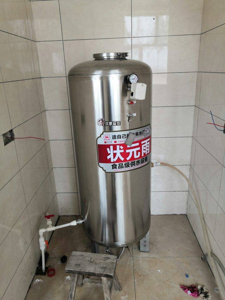 無塔供水器如何搭配水泵使用？